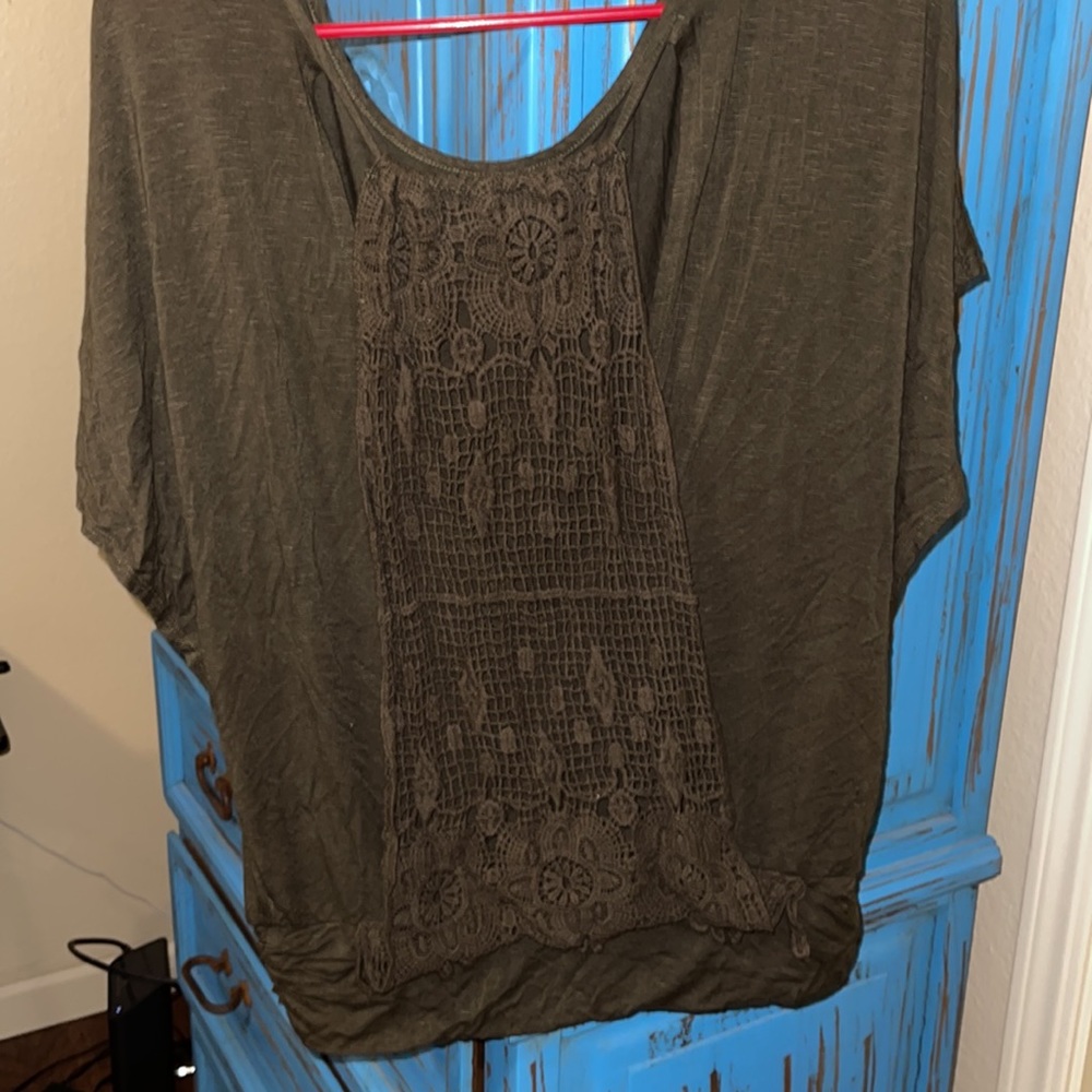 Maurice’s olive green crochet back top - Picture 3 of 4